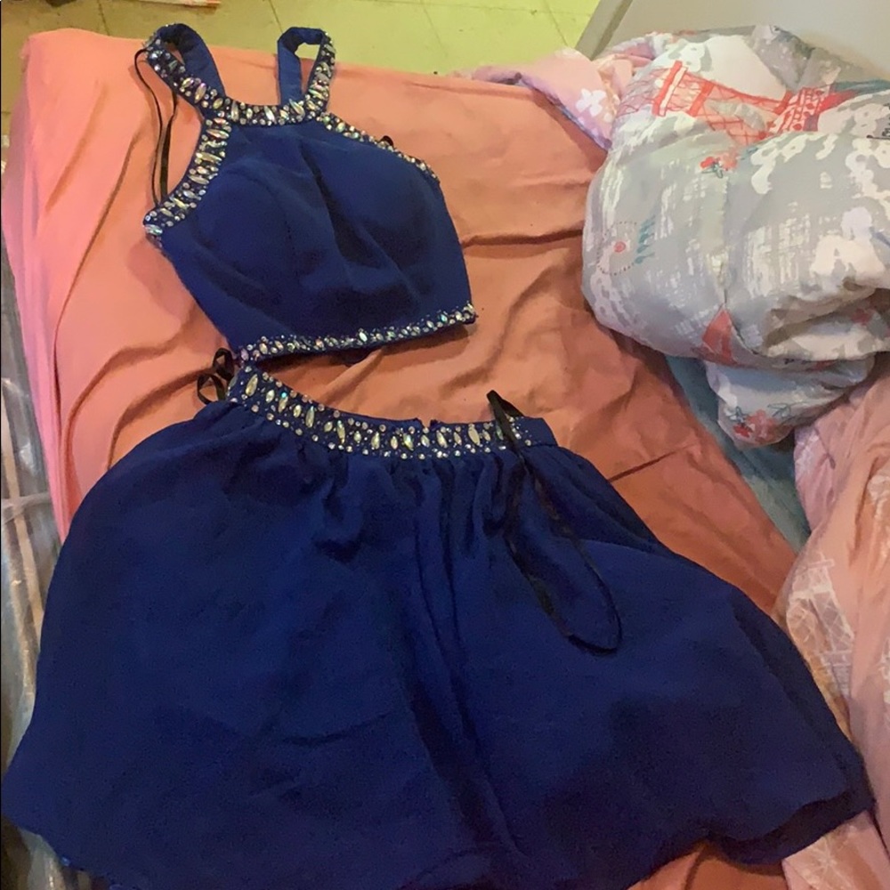 A prom/homecomming dress